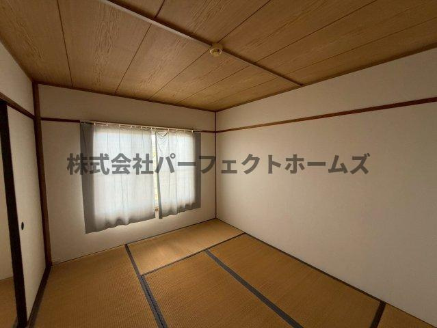 御殿山コーポB棟の和室|畳の上でゆっくりとくつろげる和室です