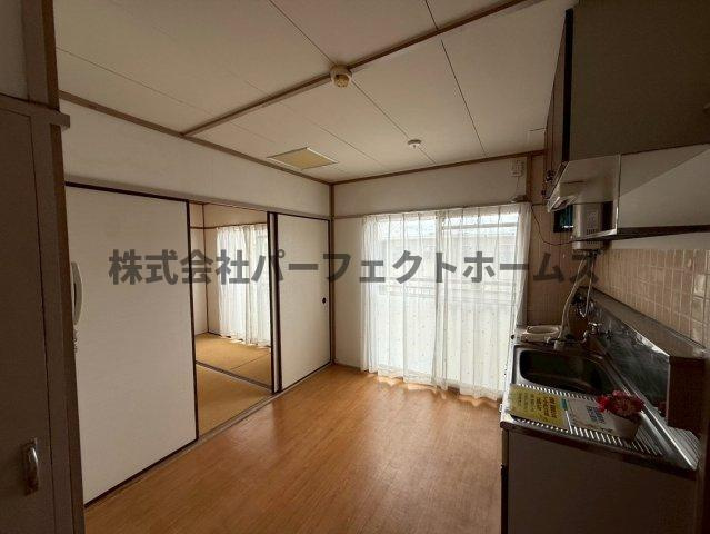 御殿山コーポB棟の居間・リビング|ゆったり過ごせる居間です