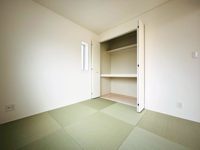 【商談中】クワイエ　安八郡安八町東結第1　全1区画分譲の和室|一室あると便利な和室は、ご来客時はもちろん、お子様のお昼寝や遊び場、寝室としてもご利用いただけます。
日本の良き文化を引き継ぐ、色々な用途で使える、癒しの空間です。