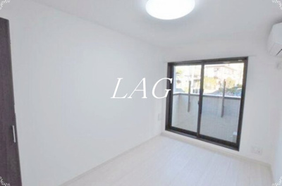 【居間・リビング】 | ラフィーヌ雅 | 洋室のお部屋です。