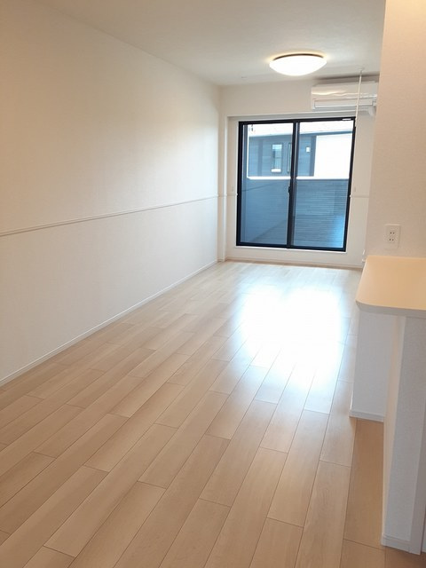 スイート　スプリング　Ⅲ　Ａの居間・リビング|居室・リビング