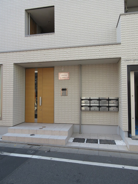 ポステＵのエントランス|★オートロック★