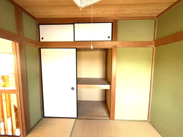 長生村小泉1556-13中古戸建の収納