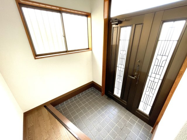 長生村小泉1556-13中古戸建の玄関