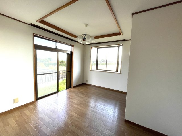 長生村小泉1556-13中古戸建の内装