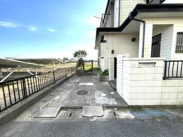 長生村小泉1556-13中古戸建の駐車場