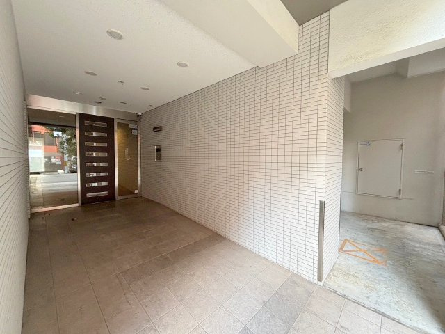 ウィステリアコートのエントランス