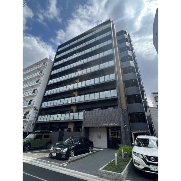 プレサンス江坂クォーレの外観