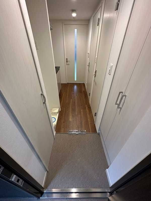 プレサンス江坂クォーレの玄関