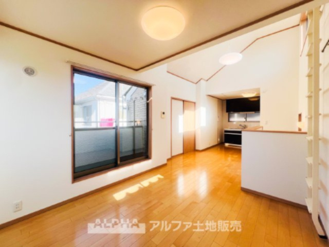 ~東大和南街~Remodeled Homeの居間・リビング|【full space】
◆気軽に人を招ける◆ゆったりとした住空間に手のぬくもりを感じれるような温かい住まい。そんな環境で暮らしていくうちに僕たちも変わって行く。