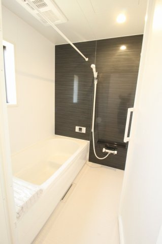 中須賀町（第1）　新築戸建　1号棟【全３区画】の前面道路含む現地写真|北側　幅員14.0ｍ　接面16.11ｍ