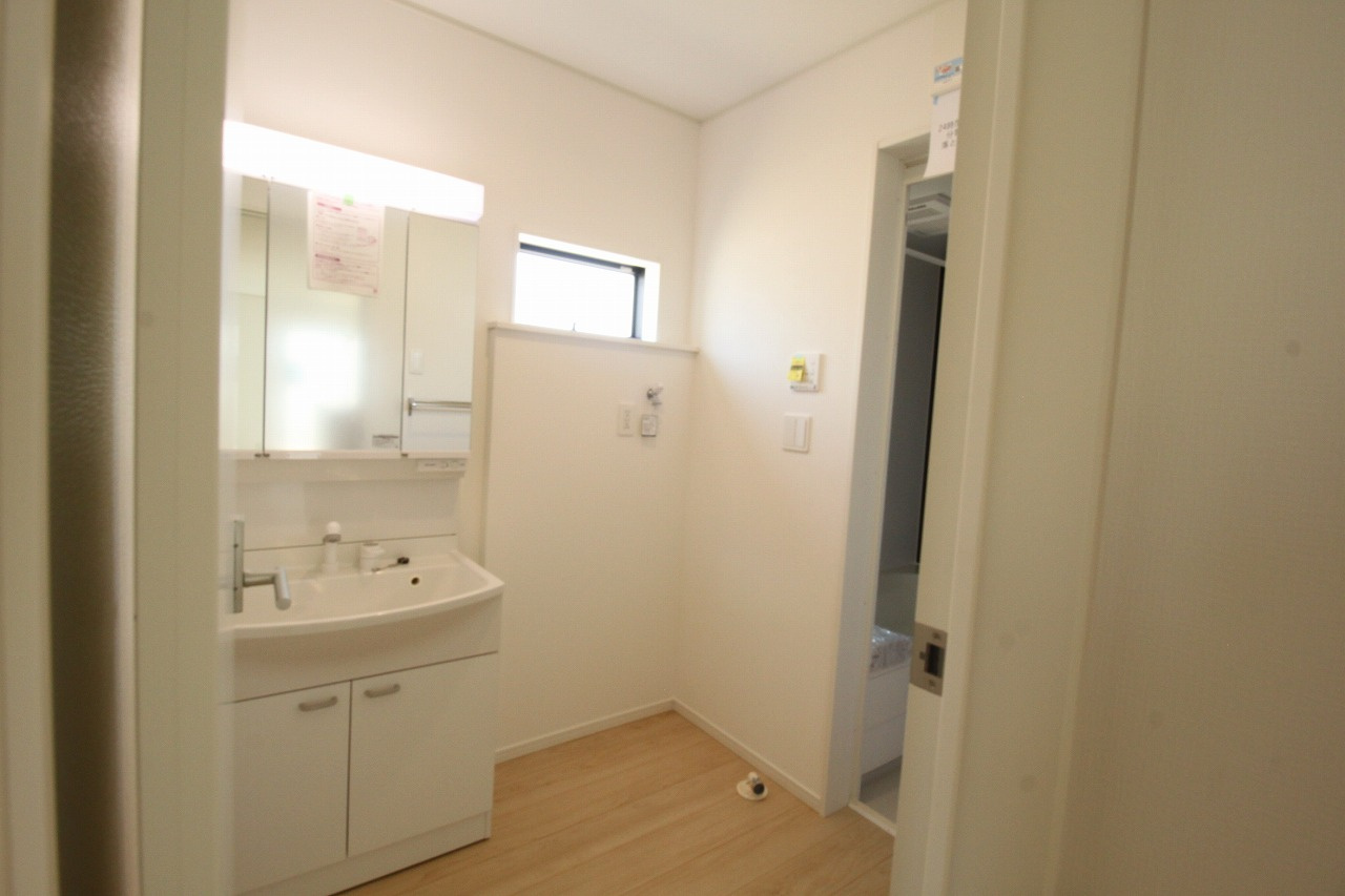 中須賀町（第1）　新築戸建　1号棟【全３区画】の前面道路含む現地写真|北側　幅員14.0ｍ　接面16.11ｍ