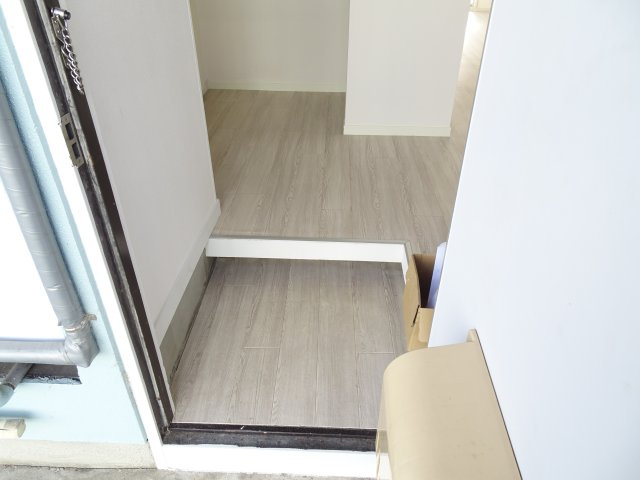 第3メゾンドラポールの玄関