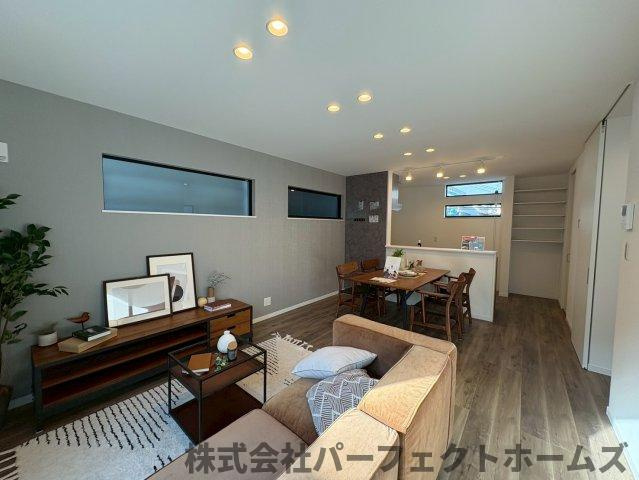 【居間・リビング】の画像