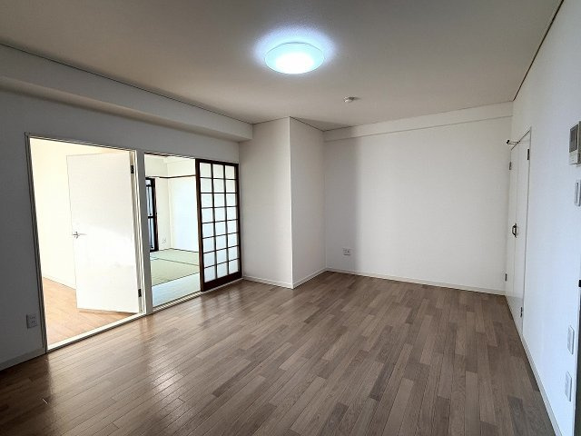 ハイツメルシーの居間・リビング