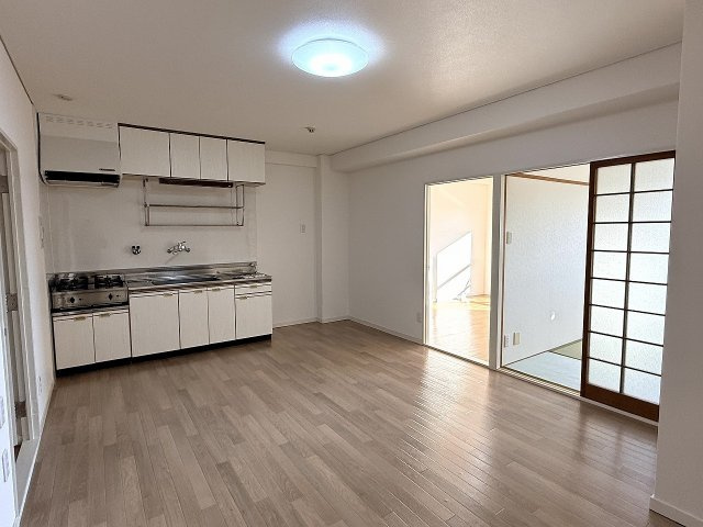 ハイツメルシーの居間・リビング