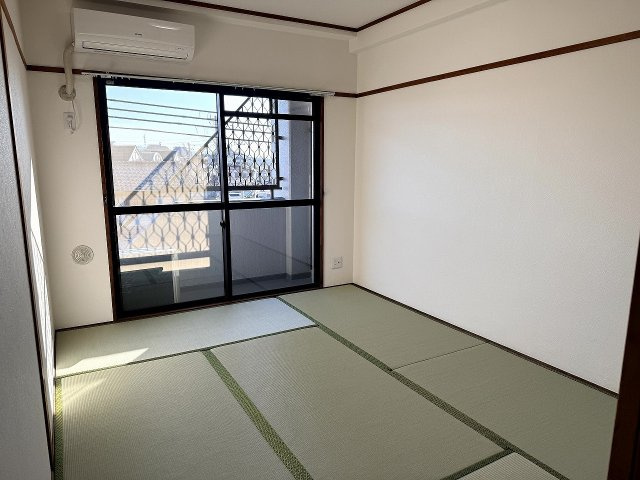 ハイツメルシーの和室