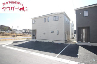 【駐車場】 | 油井小学校・安達中学校区　GRADLE GAEDEN 二本松市油井　第５　全１２棟　６号棟 | 駐車スペース３台～４台可能です！　外水道もついていますので洗車に便利です♪