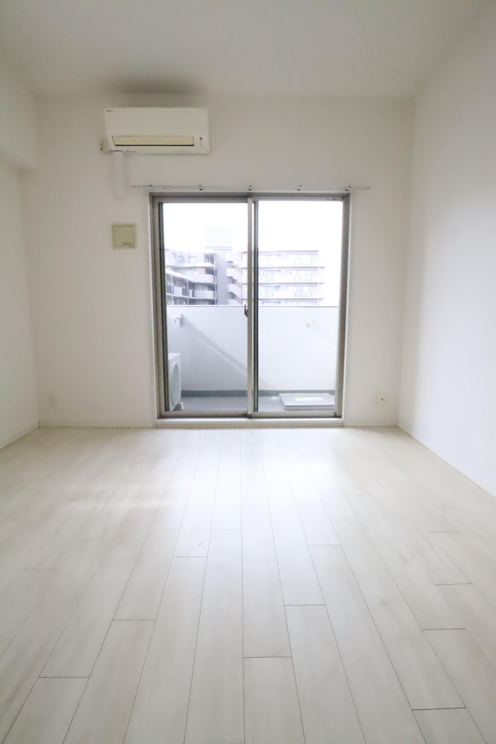 大阪市城東区成育２丁目の賃貸マンションの居間・リビング