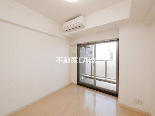 エステムコート難波サウスプレイスIVパークグレイスの居間・リビング