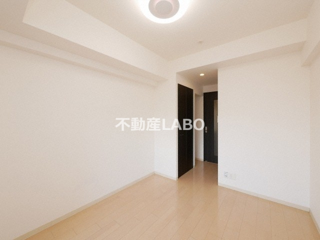 エステムコート難波サウスプレイスIVパークグレイスの洋室