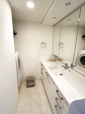 【独立洗面台】 | パークハウス伏見 | 使い勝手の良いワイドサイズ洗面化粧台♪広々ユーティリティで家事も楽々♪