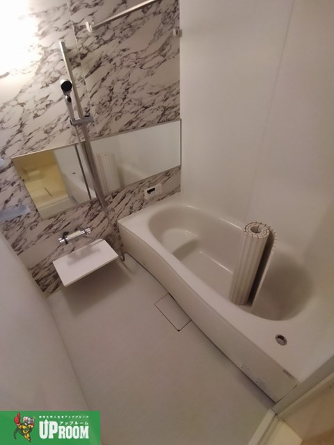 ファミール南山 Cの浴室