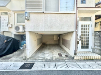 【駐車場】 | 宇治市大久保町平盛　中古戸建 | ビルトインガレージ※高さの制限がございます