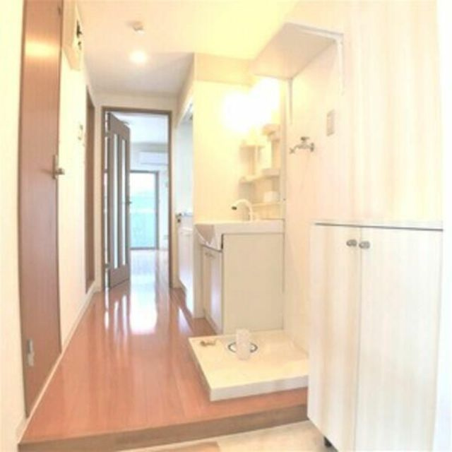 レジデンスＴＨ浄心の玄関