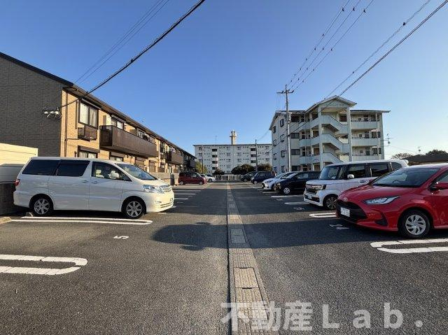 パシフィックハイツミスミⅡの駐車場