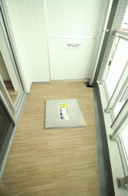 【バルコニー】 | コンフォリア新御徒町 | 開放的で明るい空間を演出してくれるバルコニーです