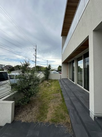 ６５９４２　瑞穂市穂積中古戸建の庭