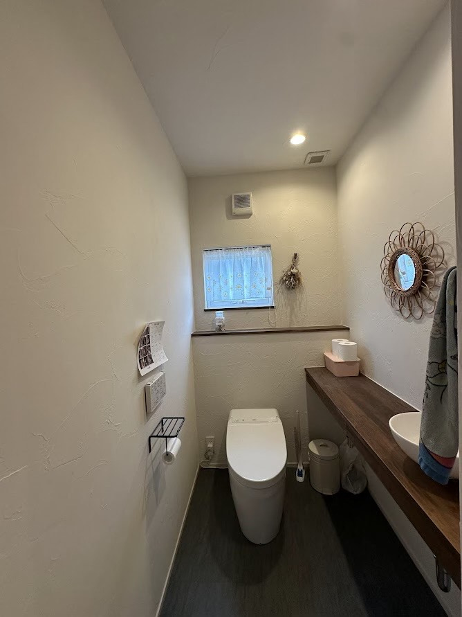 ６５９４２　瑞穂市穂積中古戸建のトイレ