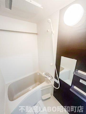 シャルールメゾン桃谷の浴室