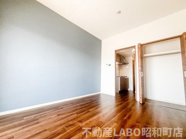 シャルールメゾン桃谷の洋室