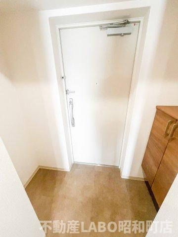 シャルールメゾン桃谷の玄関