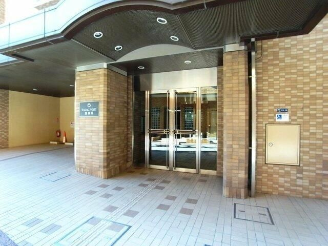 マンションアクロス西巣鴨のエントランス