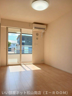 【居間・リビング】 | グランデュール南斎院