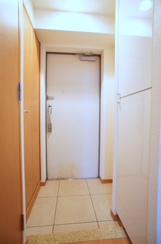 スカイコート池袋第7の玄関