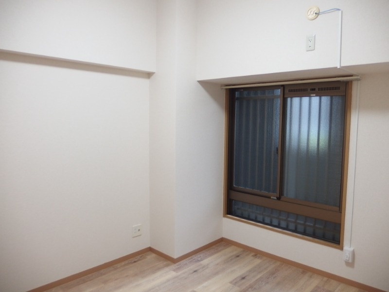 天神山マンションⅡ号館の洋室