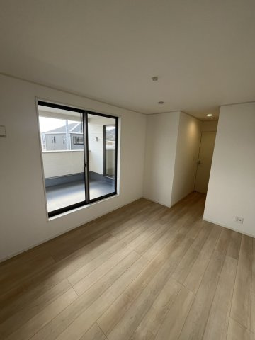 紀の川市尾崎　第2期　新築一戸建ての洋室