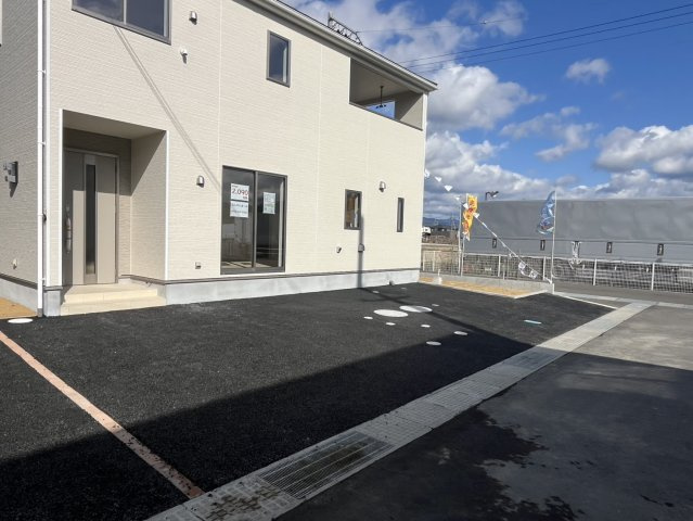 紀の川市尾崎　第2期　新築一戸建ての駐車場