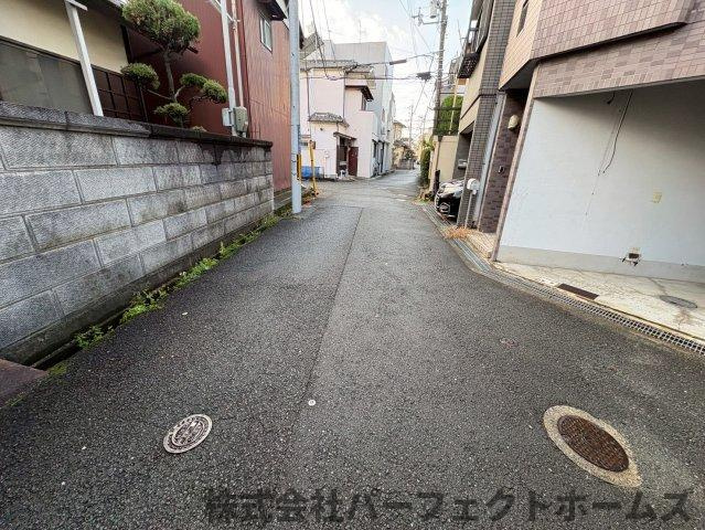 【前面道路含む現地写真】の画像