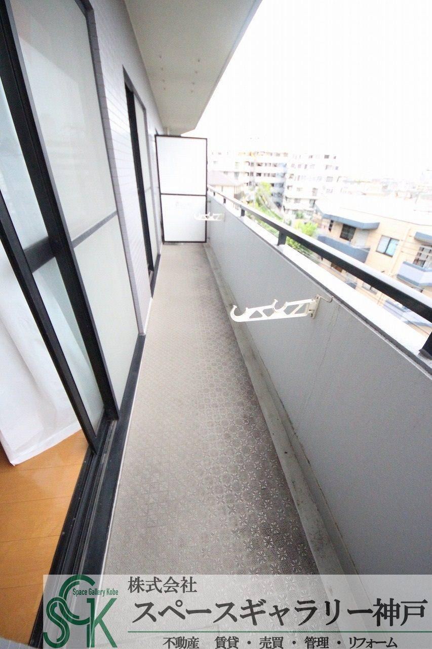 ファミールハイツのバルコニー|※お部屋により仕様が異なる場合があります。