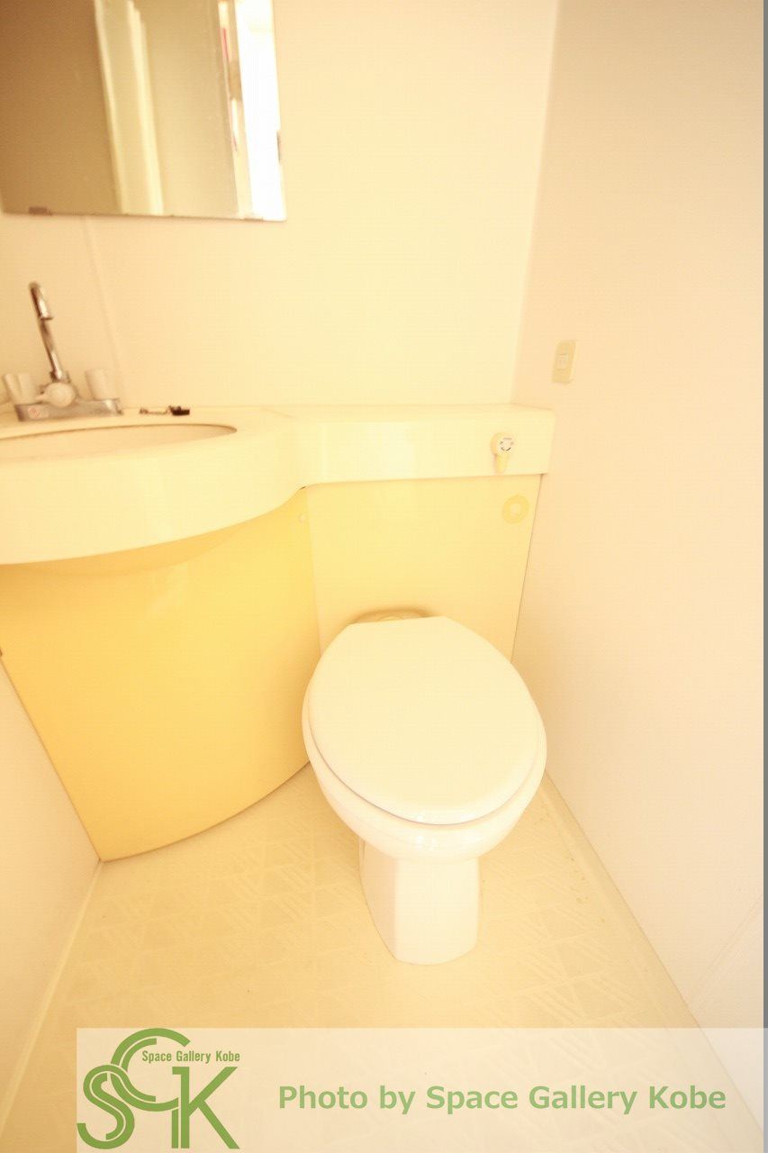 学園西カレッジハイツのトイレ|※お部屋により仕様が異なる場合があります。