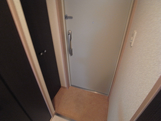 プレジール灘の玄関