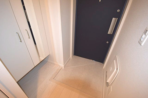 シャーメゾン神戸　(J-cubeKOBE)の玄関