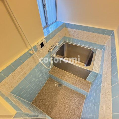 舟田町車庫2台付き戸建ての浴室