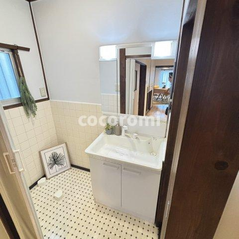 舟田町車庫2台付き戸建ての洗面所