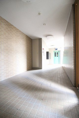 【エントランス】 | シュトラーセ泉